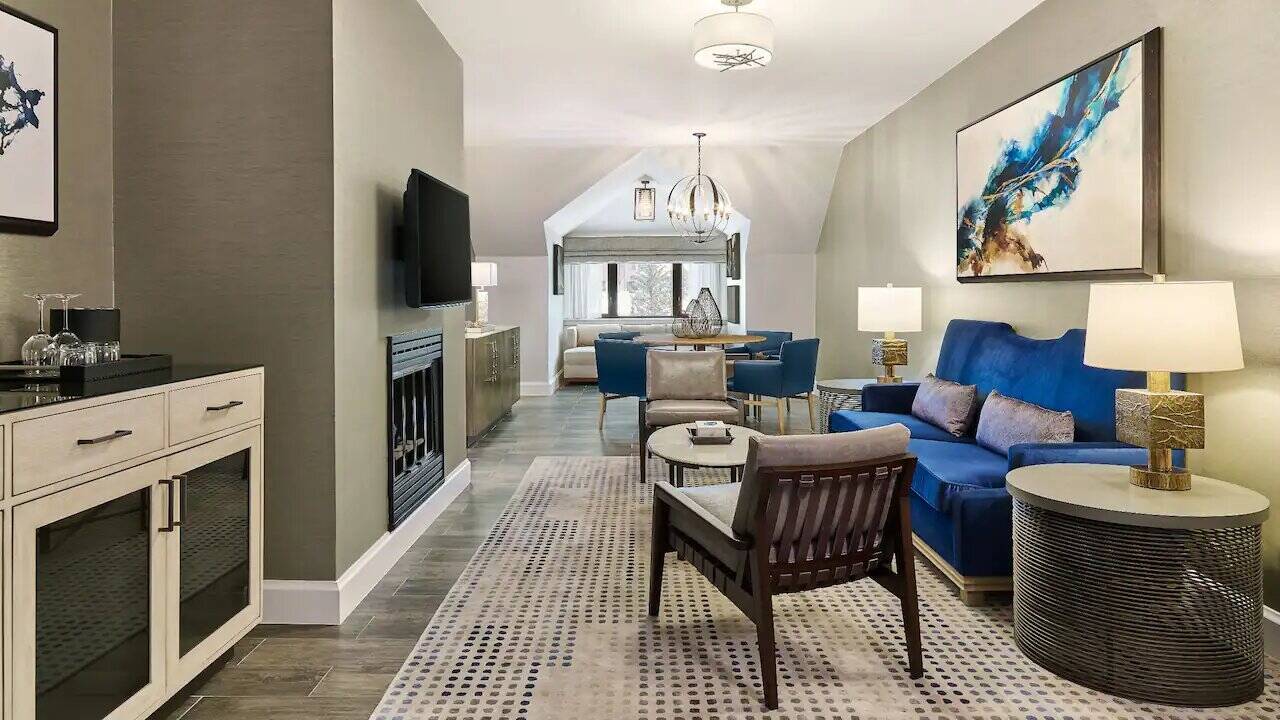 Two Bedroom Connecting Grand Suite With One King and Two Queen Beds