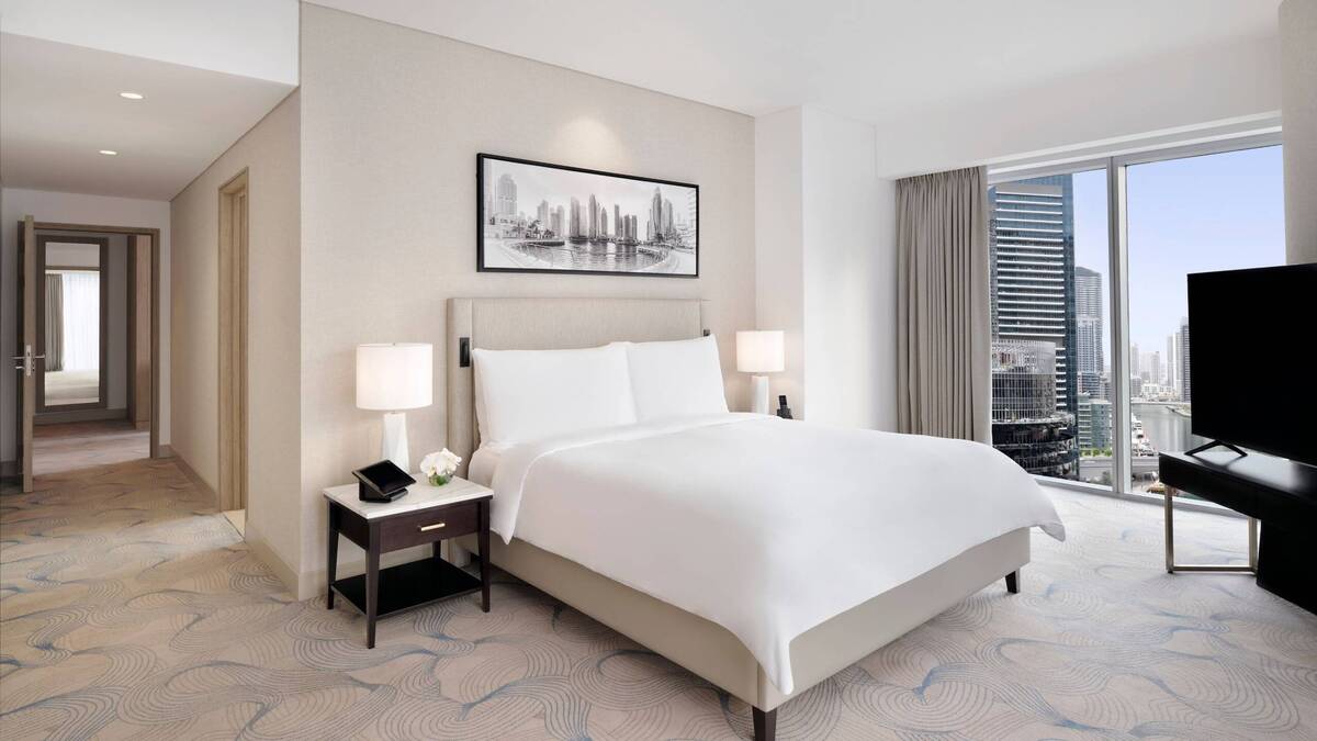 Premier Club level, Suite King Sofa bed Marina view Balcony