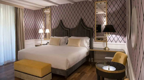 King Bed Premium