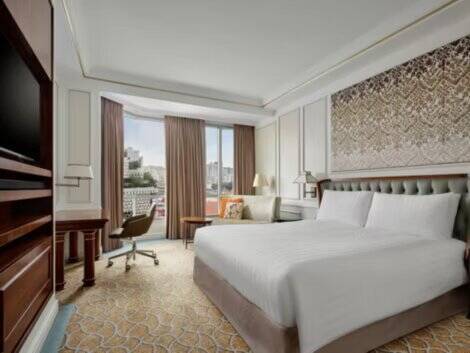 King Classic Club Lounge Access