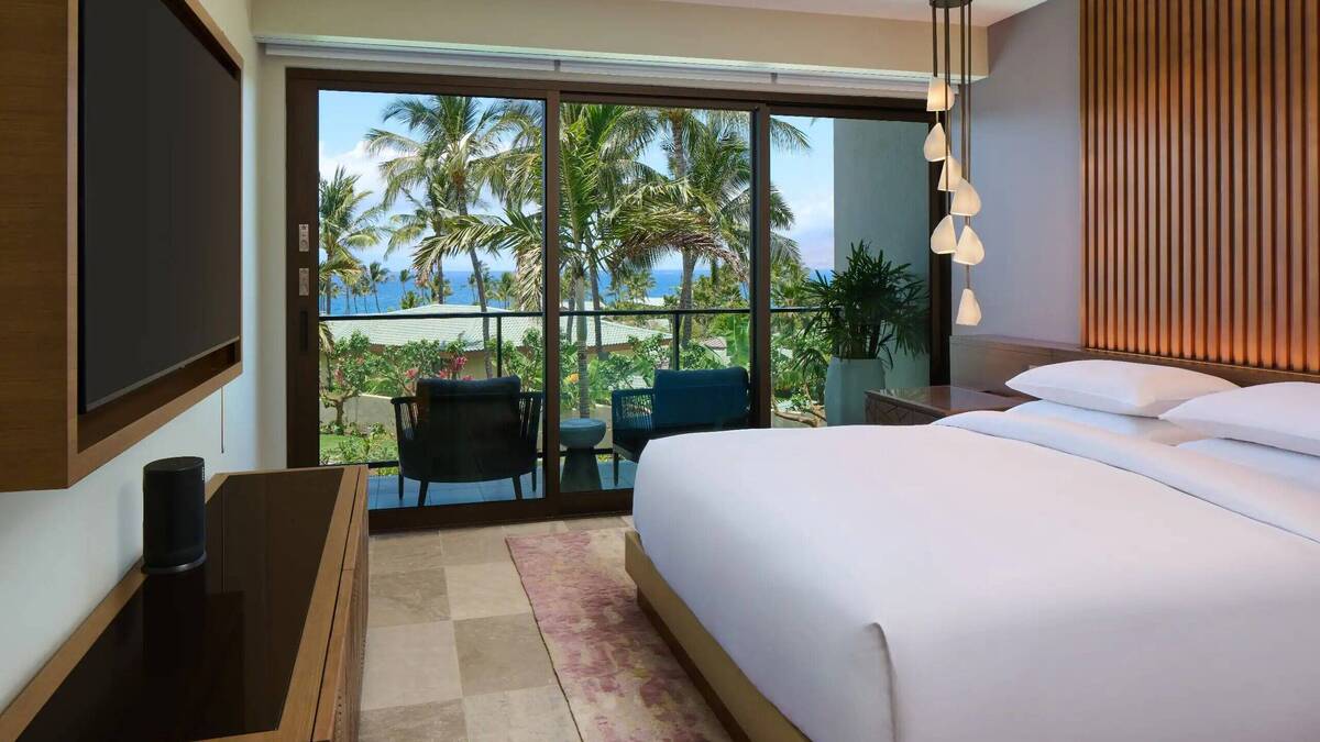Three Bedroom Ilikai Villa – Two Kings One Queen Ocean View