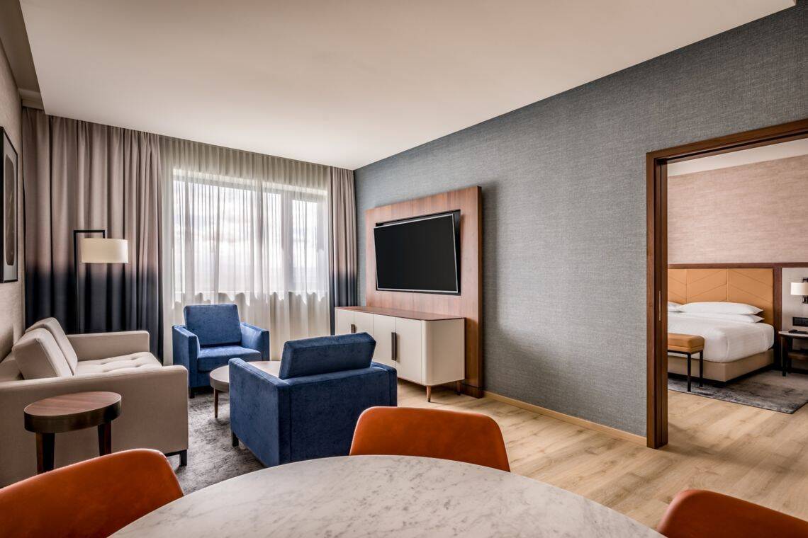 Corner Club Suite