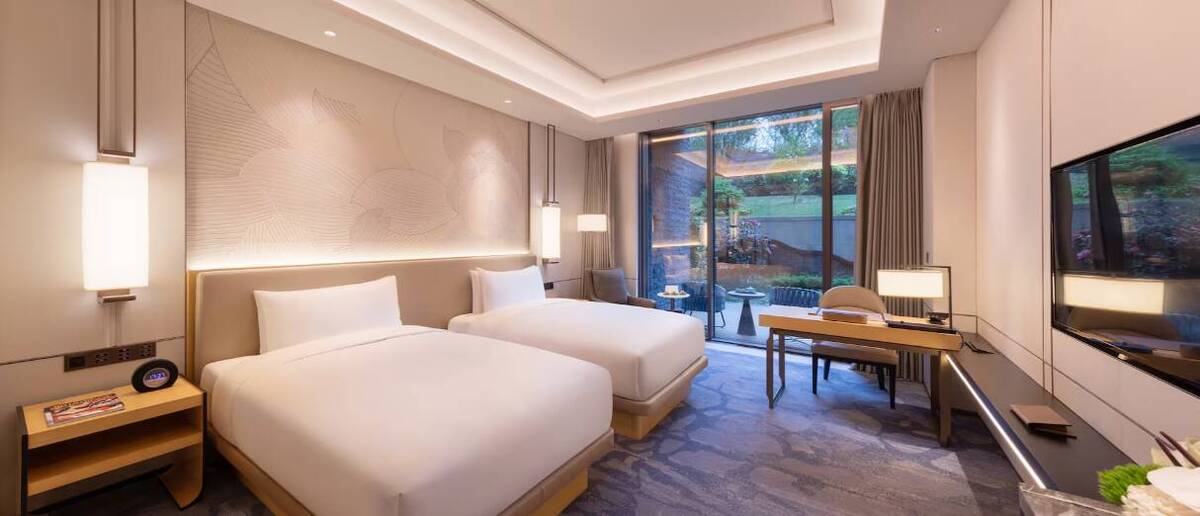 Premium Room with Garden 