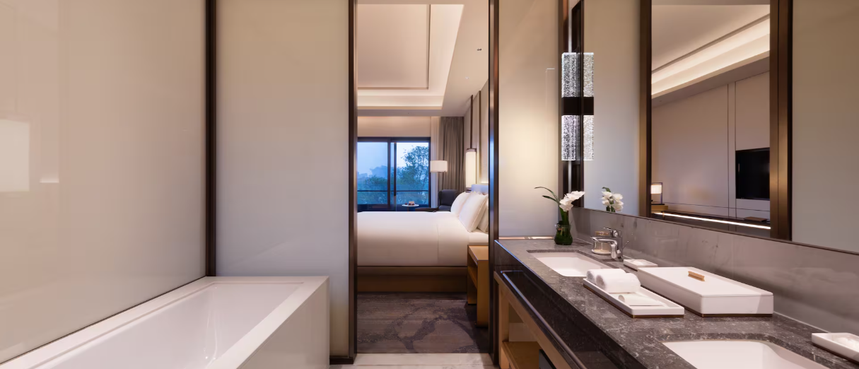 RedLevel Room with Balcony incl. Breakfast