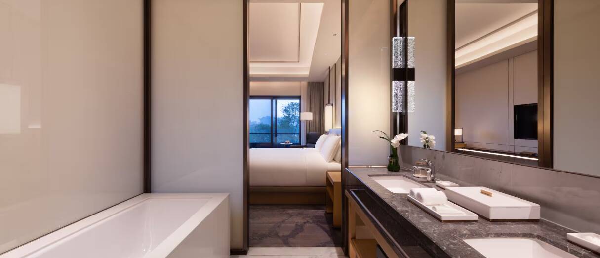 RedLevel Room with Balcony incl. Breakfast