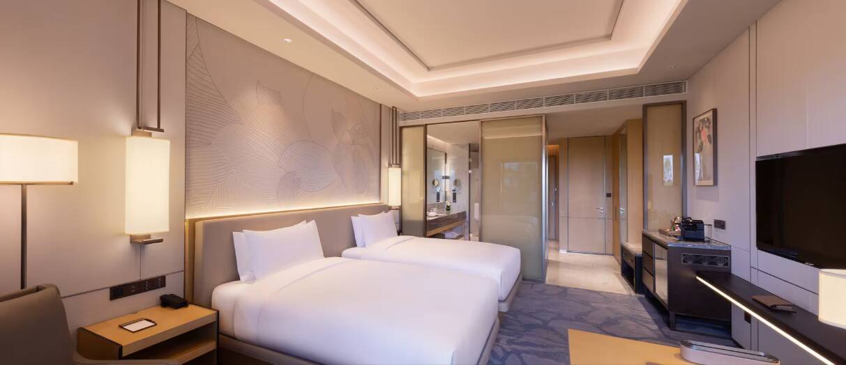RedLevel Room with Balcony incl. Breakfast