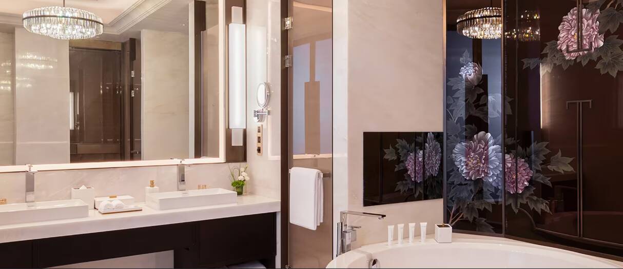 Presidential Suite RedLevel incl. Breakfast