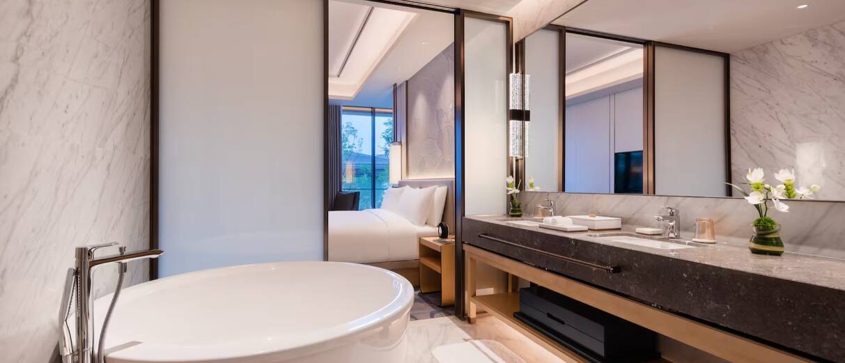 Grand Premium Room with Balcony incl. Breakfast