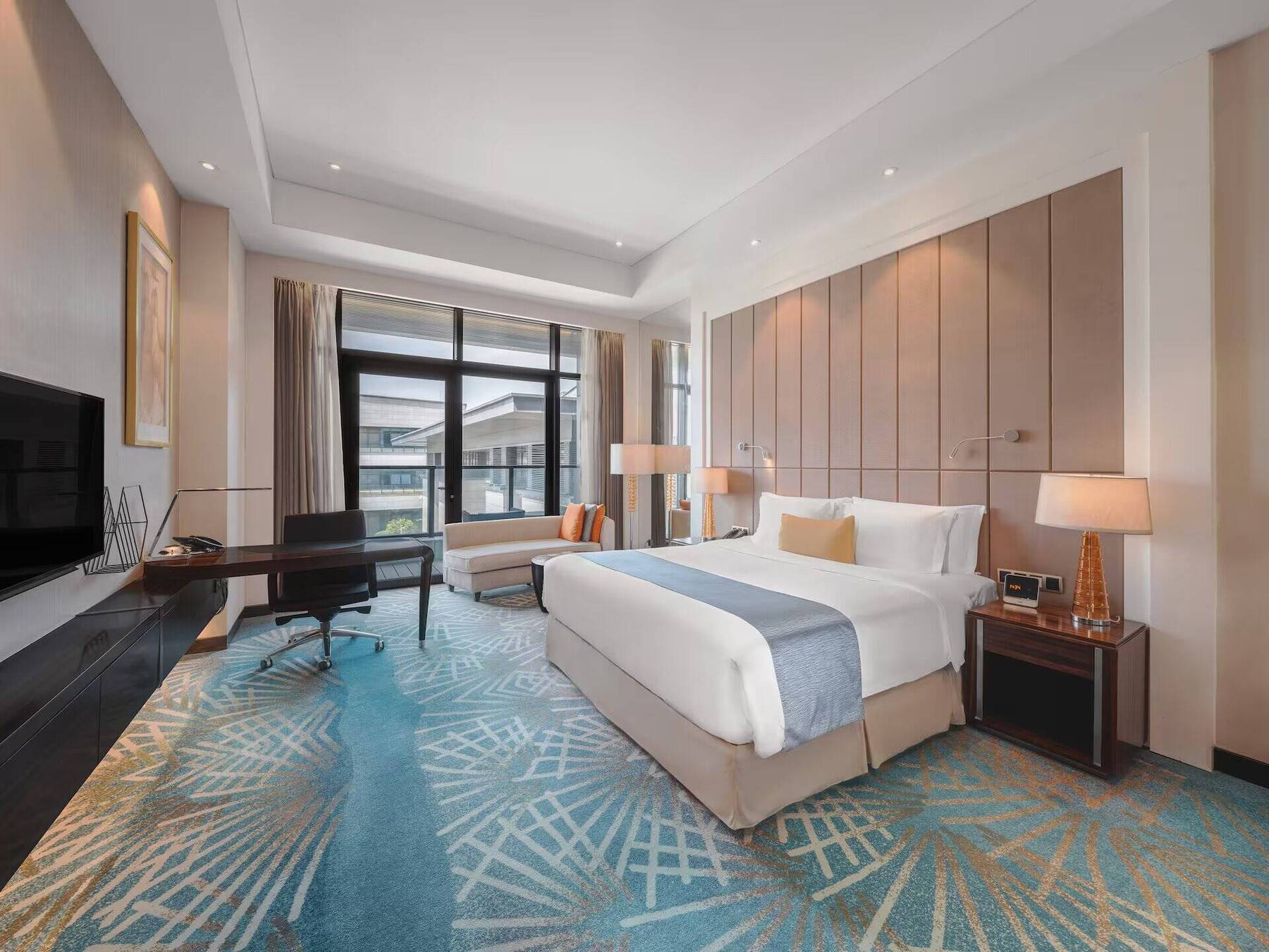 Deluxe Room King-Size Bed