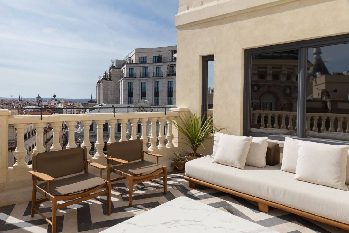 Puerta Del Sol Suite - Skyline View, Balcony