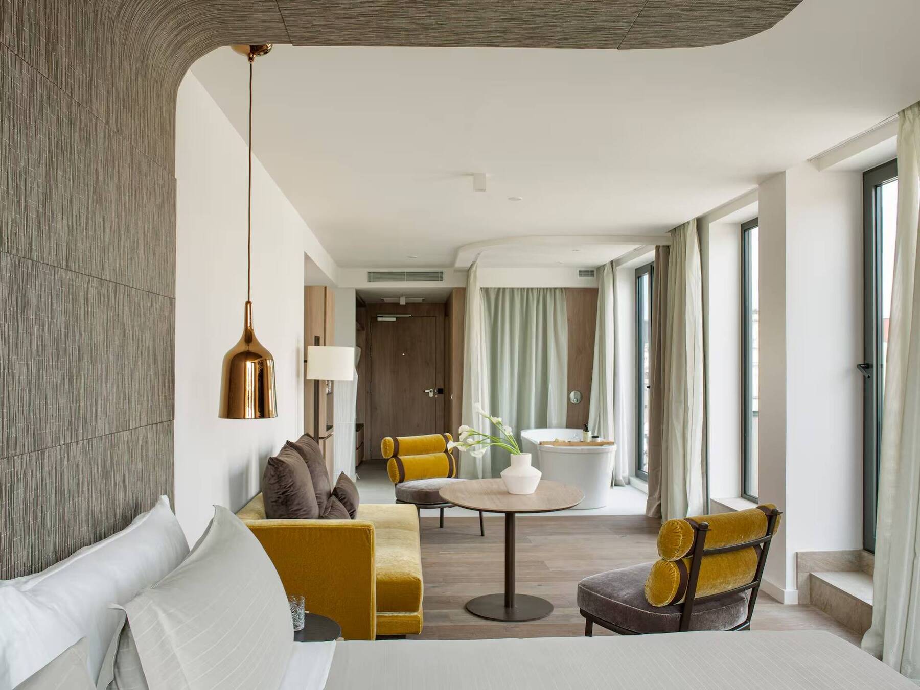 Studio ME+ Suite Terrace & Jacuzzi City View
