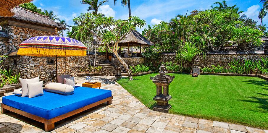 Luxury Villa Garden View