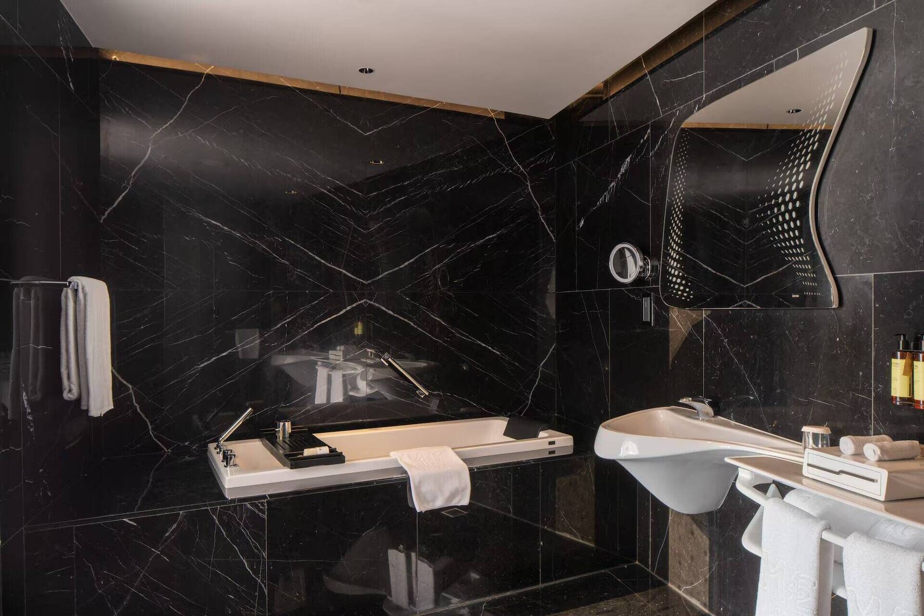 Studio ME Suite with Burj Khalifa View with Jacuzzi