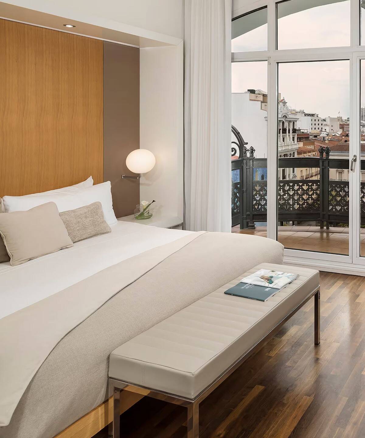 Superior ME Balcony and Panoramic Views