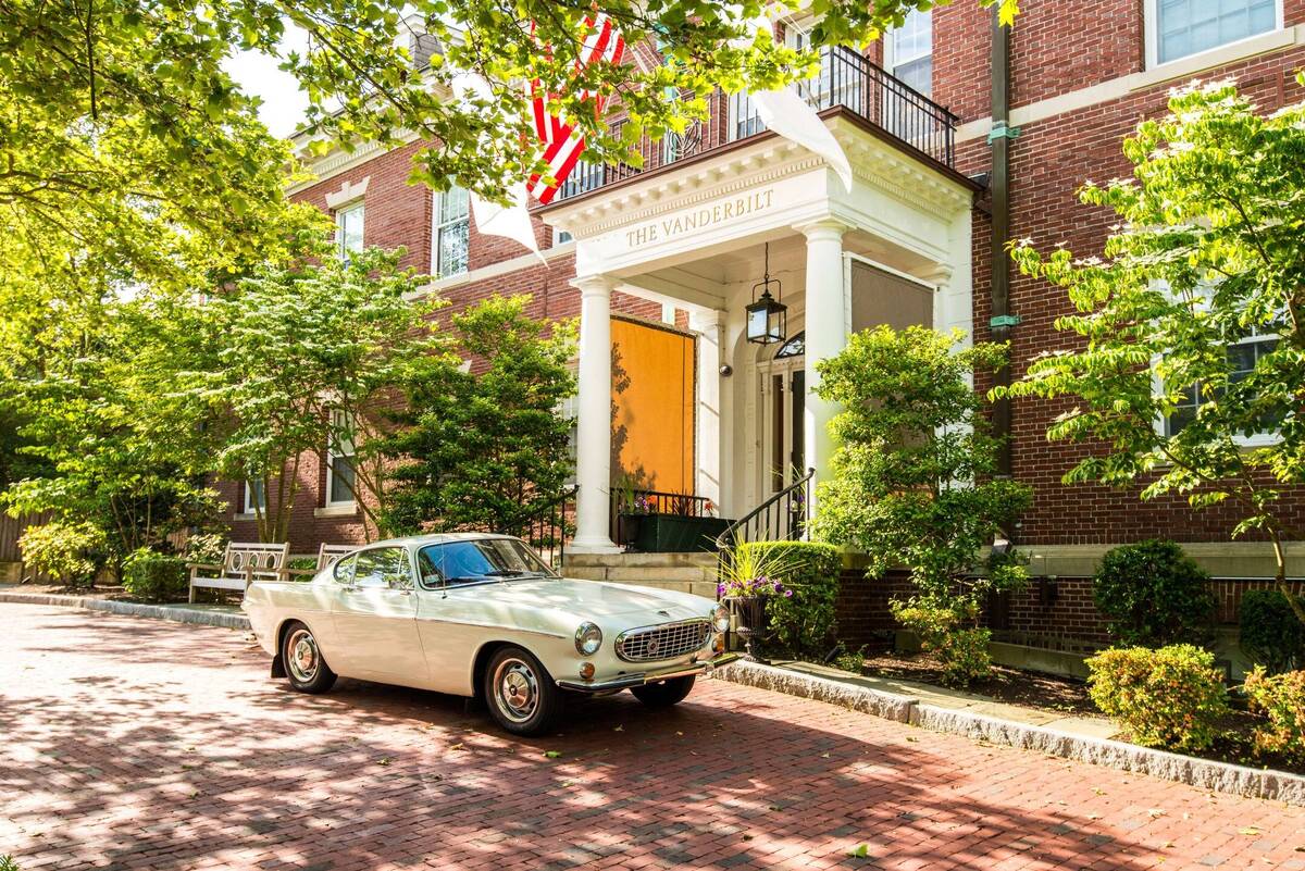 THE VANDERBILT Newport