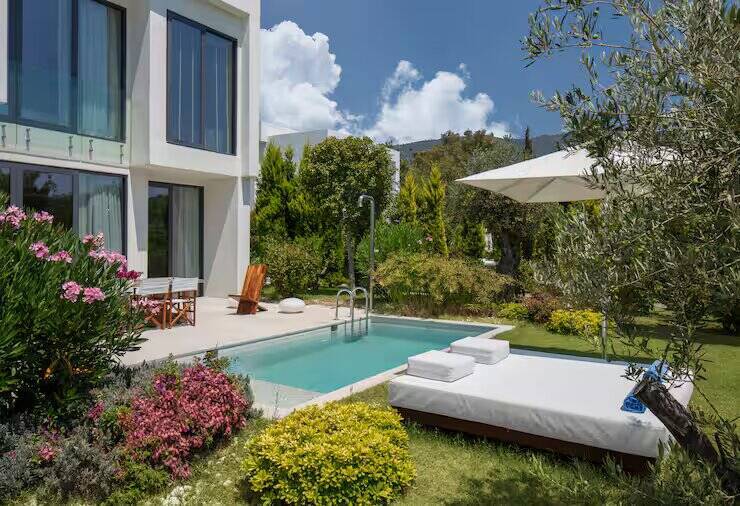 One Bedroom Suite With private Pool Garden View