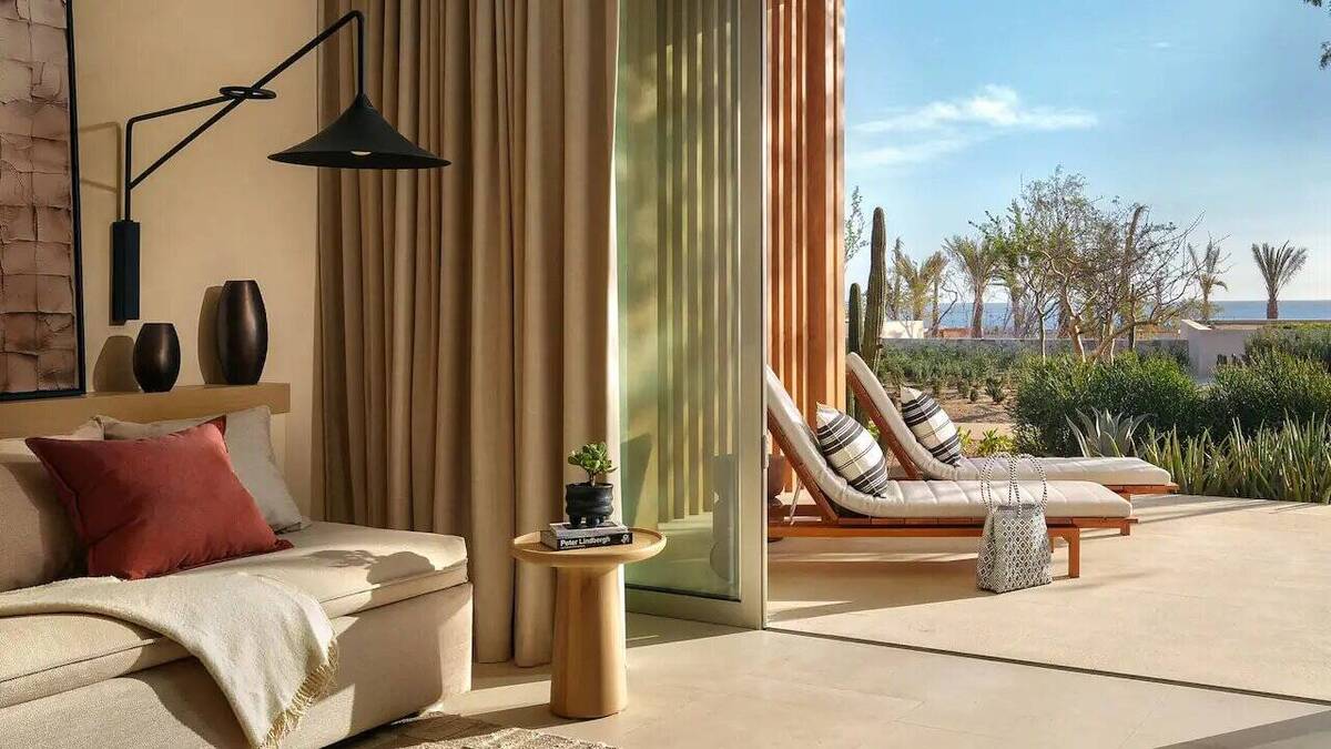 Deluxe Suite Partial Ocean View with Terrace