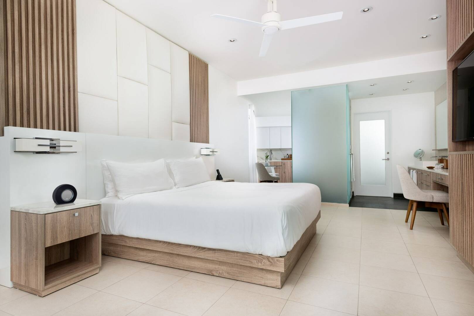 Three Bedroom Oceanfront Grand Suite