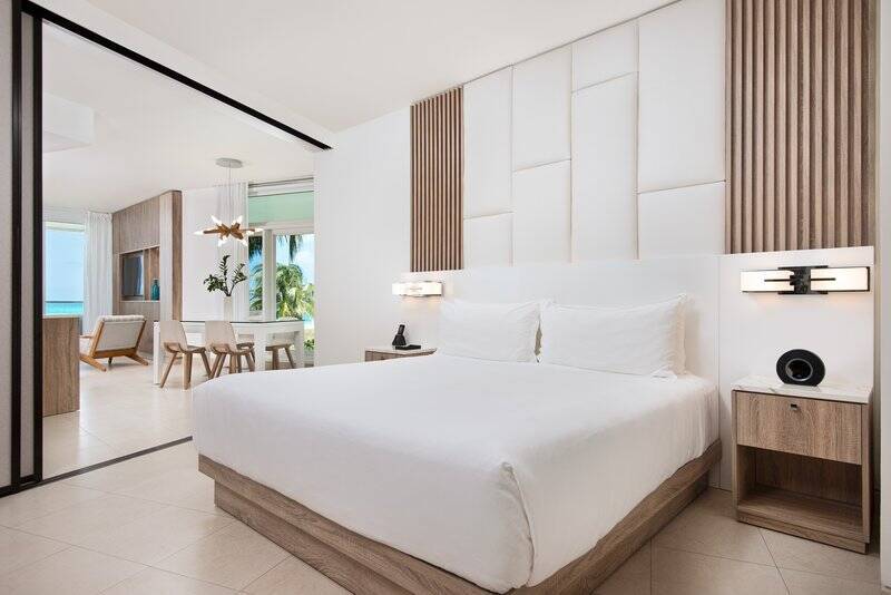 Two Bedroom Oceanfront Suite (2 Queens)