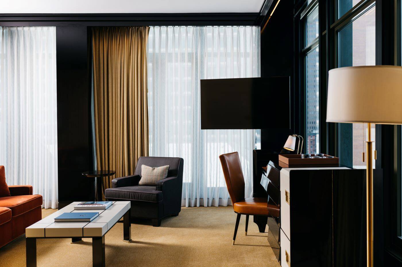 Junior Suite Corner, City & River View (Accessible)