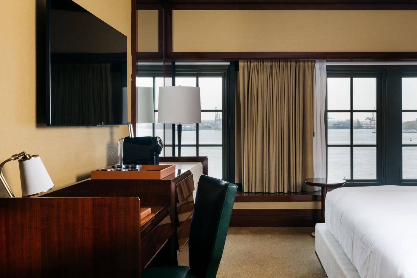 Premier River View King (Accessible)