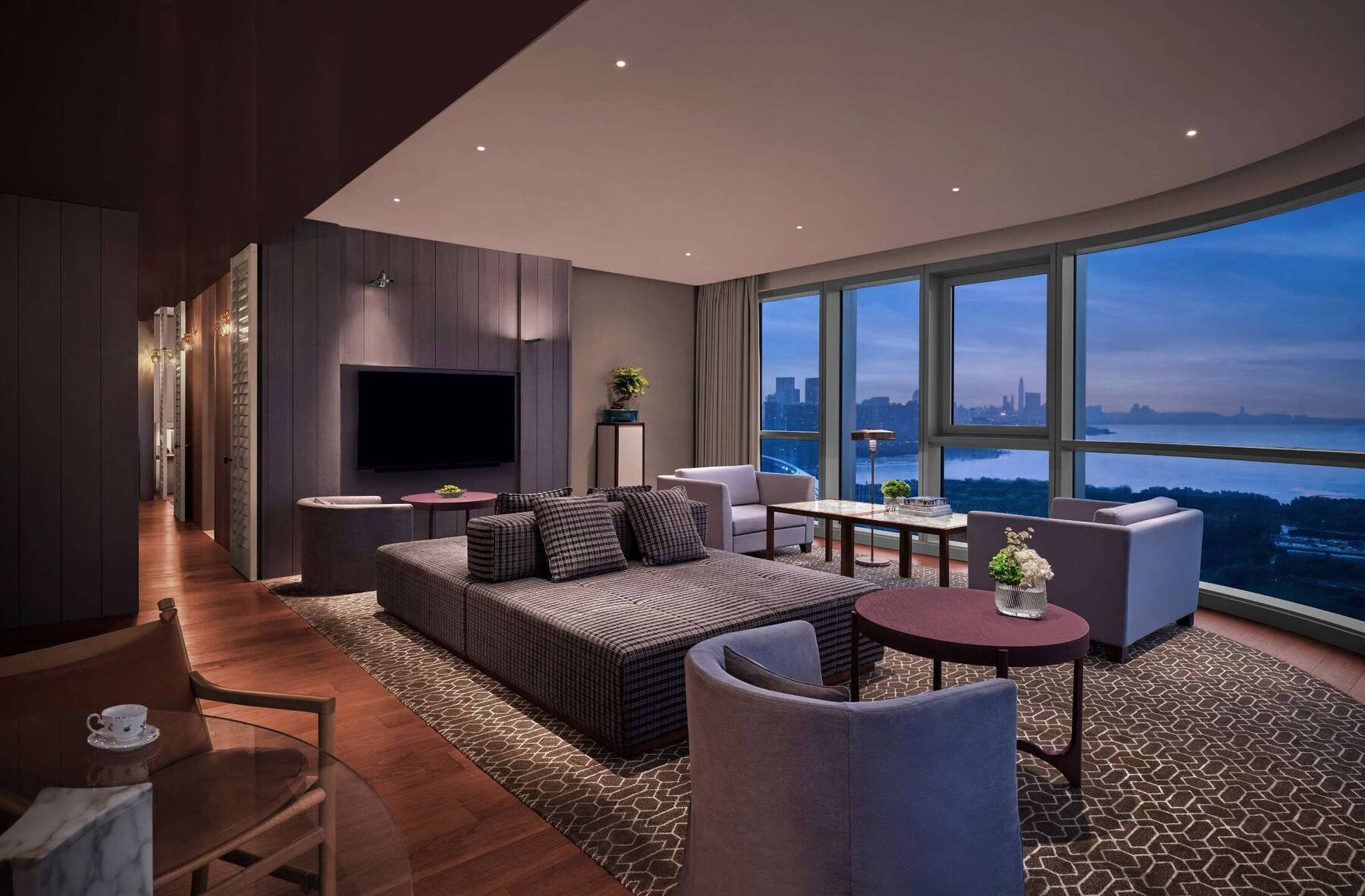 KING BAY VIEW SUITE