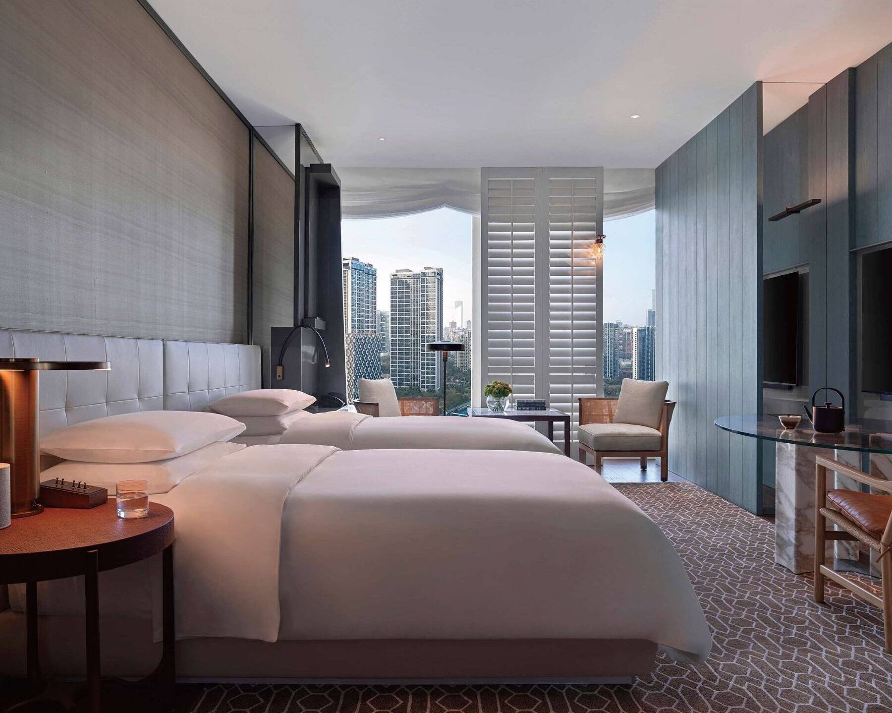 TWIN BED ROOM