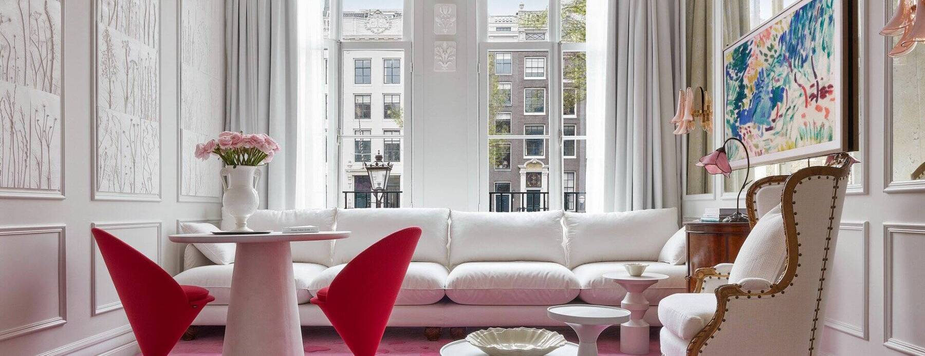 Porcelain Collectors Suite