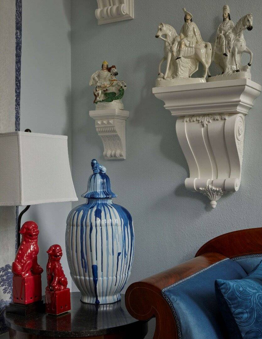 Porcelain Collectors Suite