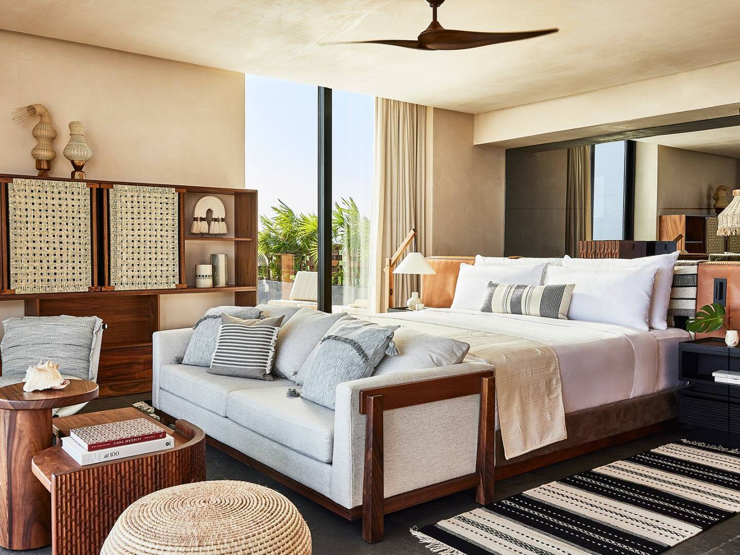 OCEAN SUITE WITH SKY DECK AND PLUNGE POOL