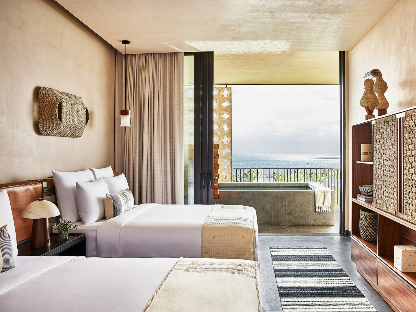 THREE BEDROOM OCEAN PENTHOUSE WITH PLUNGE POOL