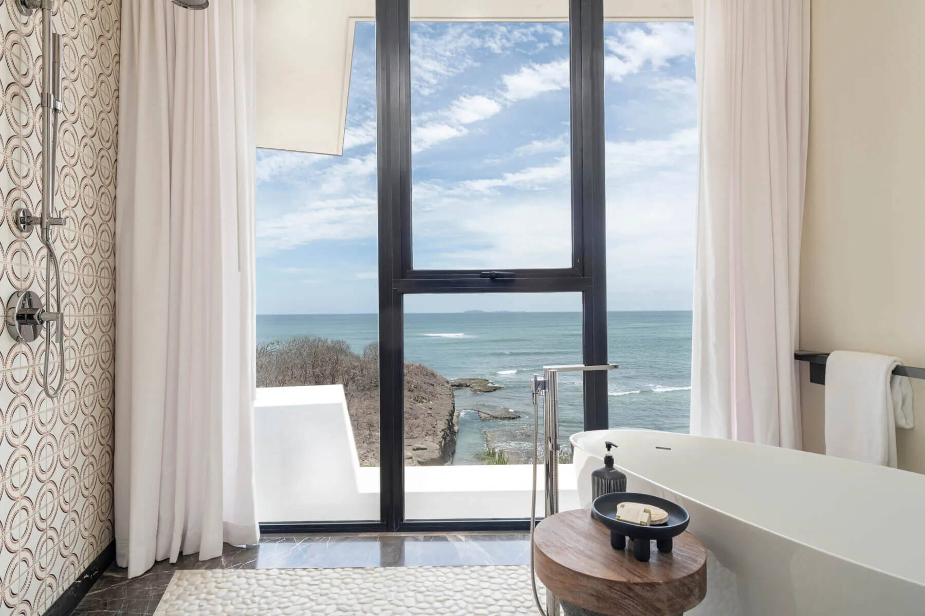 Oceanfront Cliffside Studio