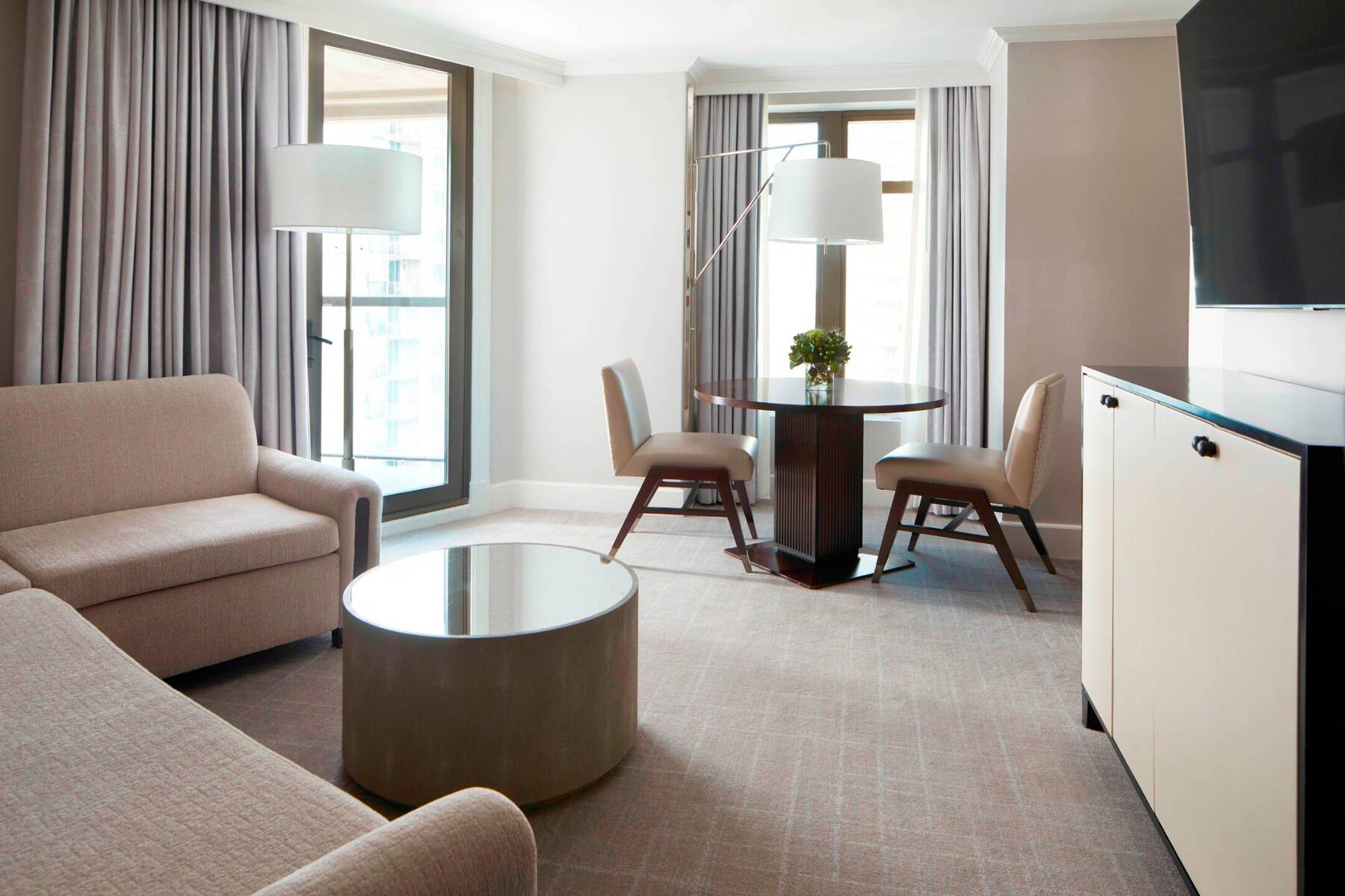 Astoria King Suite