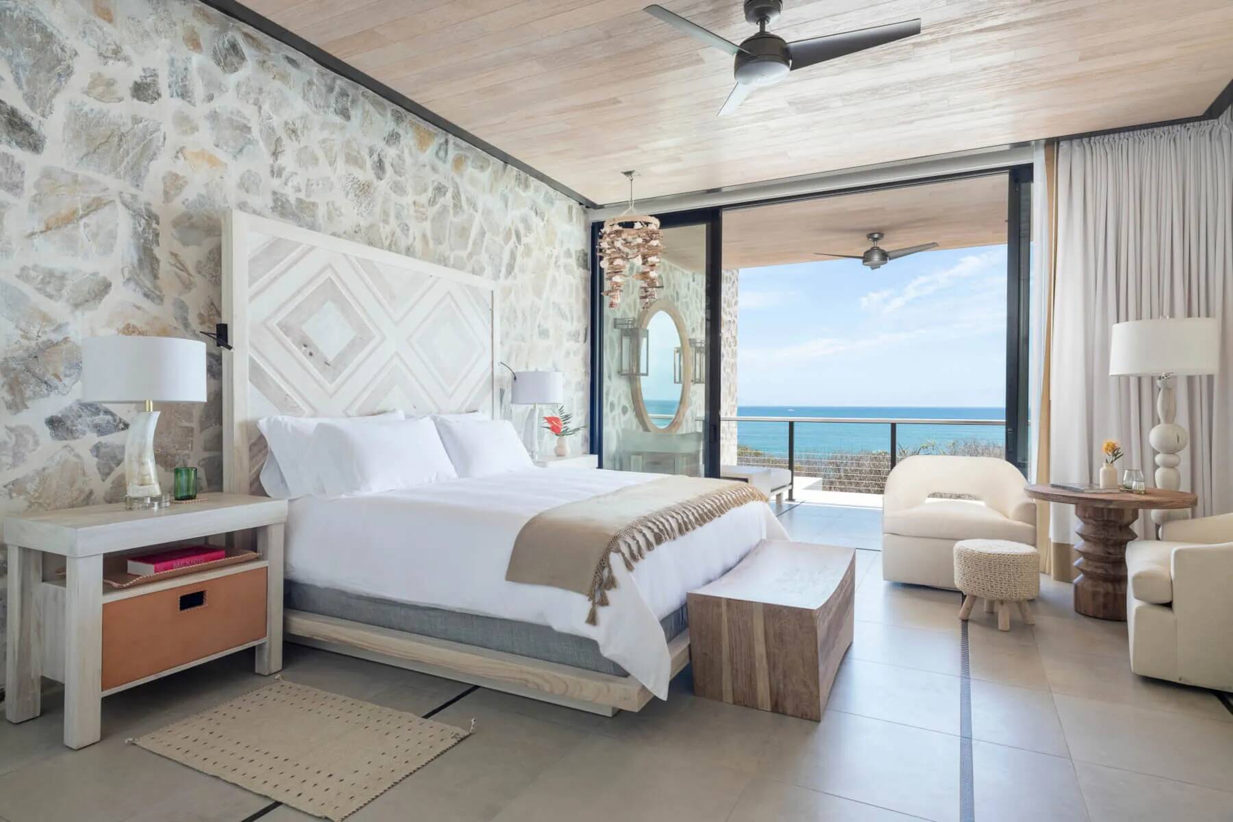 Four Bedroom Oceanfront Sky Residence with Hot Tub
