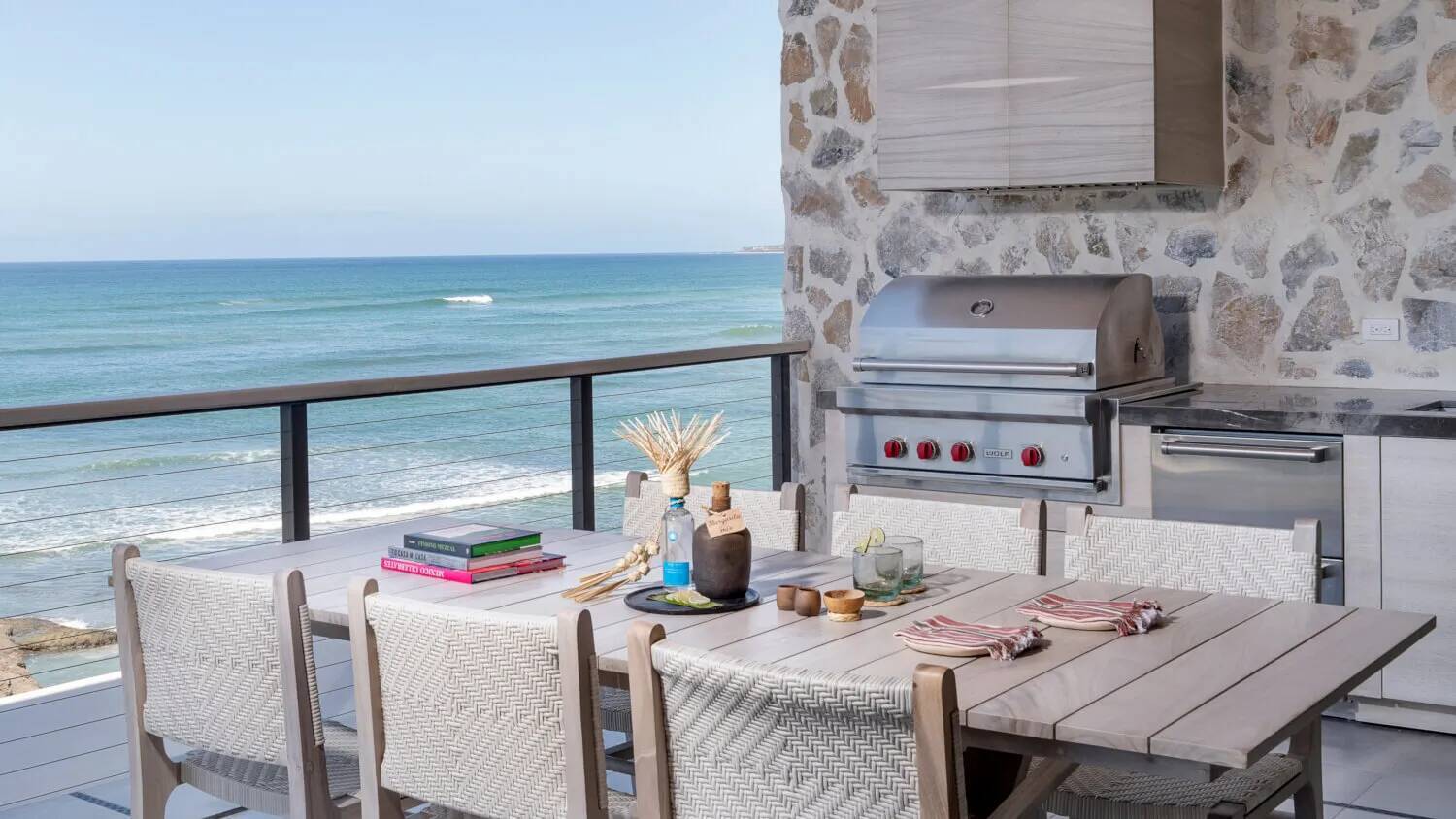 Four Bedroom Oceanfront Cliffside Residence with Hot Tub