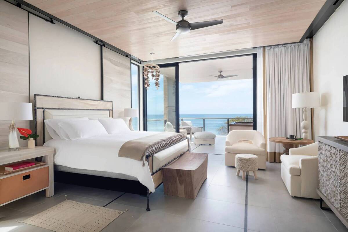 Two Bedroom Oceanfront Cliffside Residence with Hot Tub