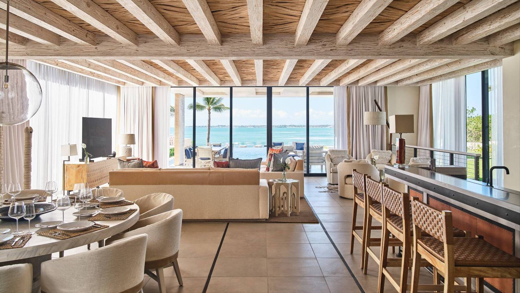 Pacifico: Seven Bedroom Oceanfront Villa with Pool