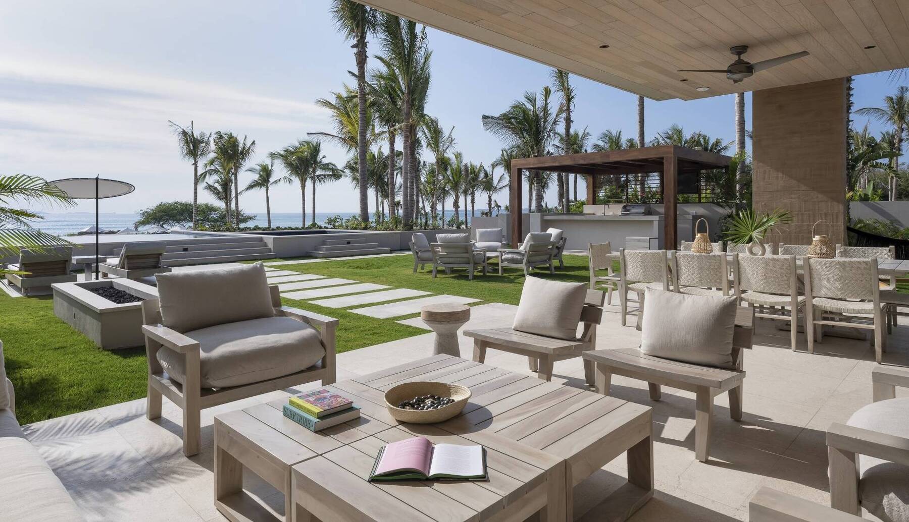 Ocaso: Four Bedroom Beachfront Casa with Pool