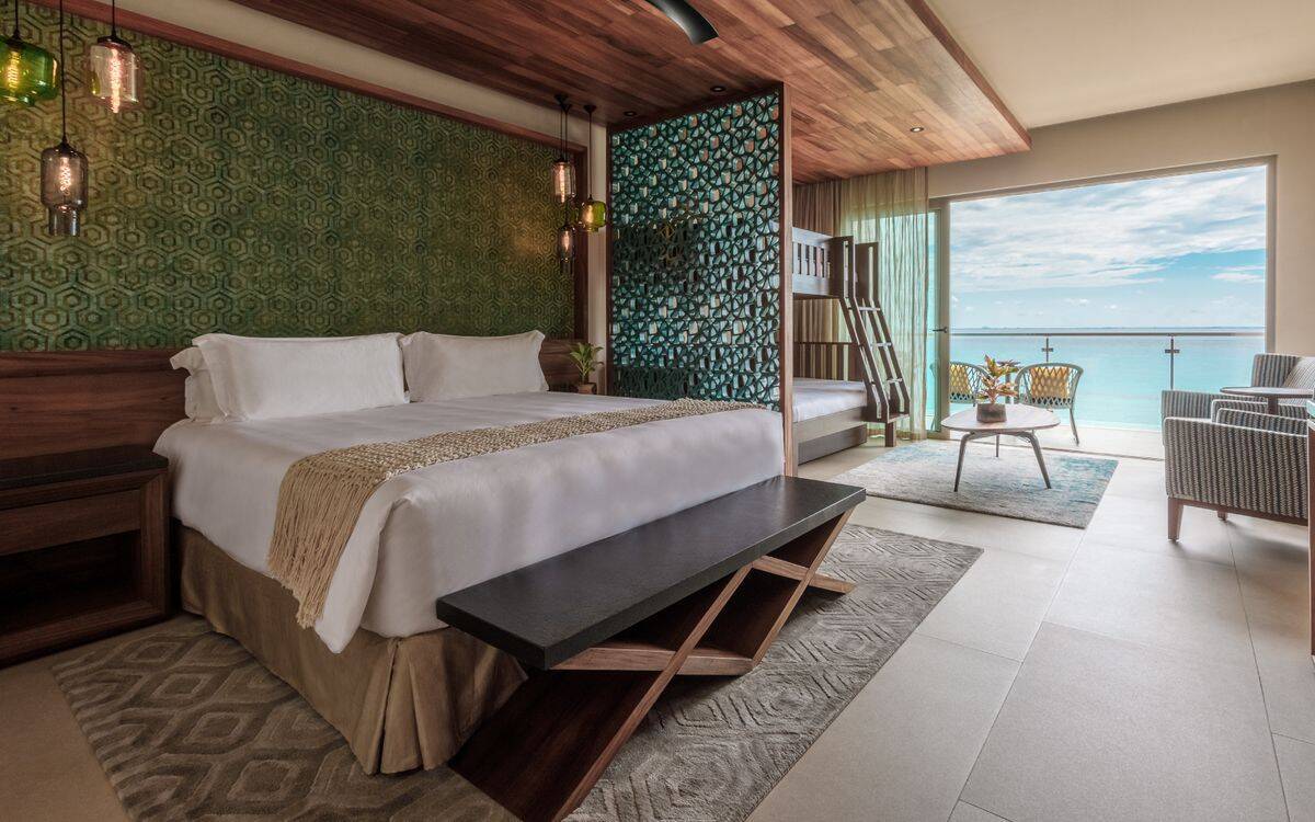 Family King Suite Ocean View