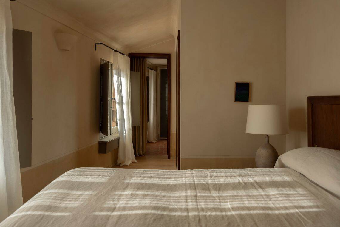Clarisse Queen Room