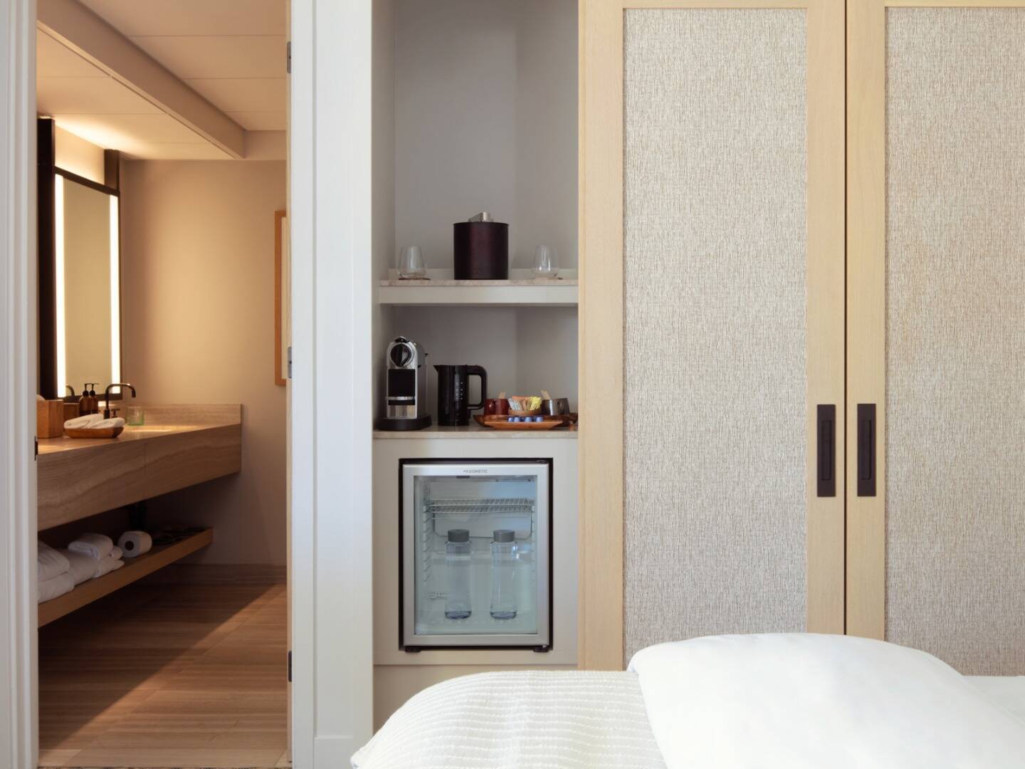 Ocean View King Hearing Accessible