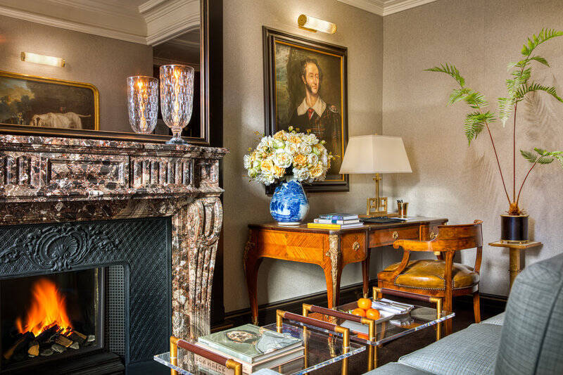 ONE BEDROOM KING SUITE