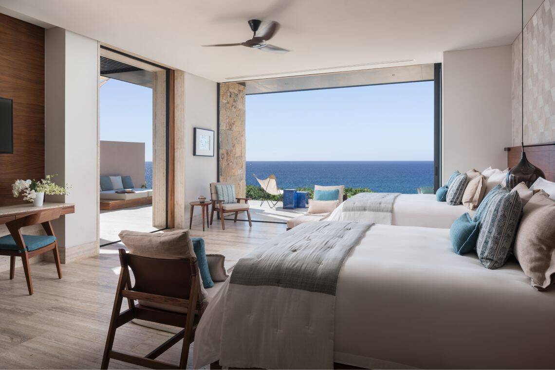Beachfront Accessible Connecting Two Queen, Terrace