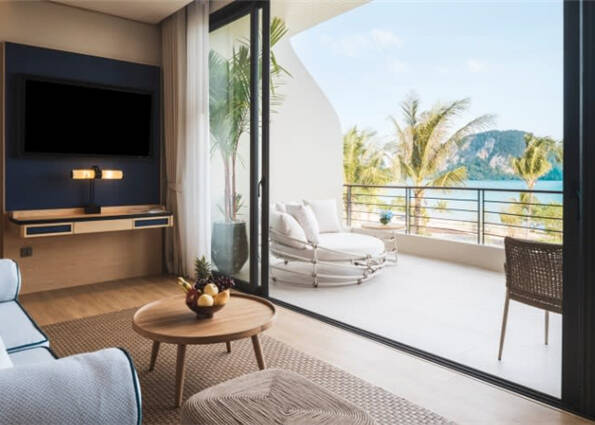 Deluxe Sea View Suite