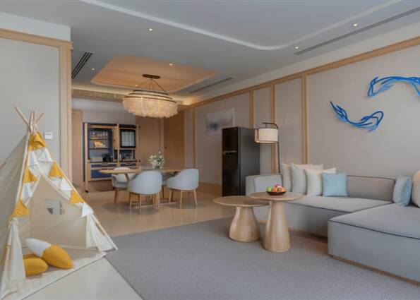 Grand Family Sea View Suite