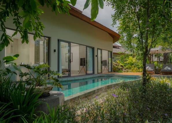 Lagoon Pool Villa