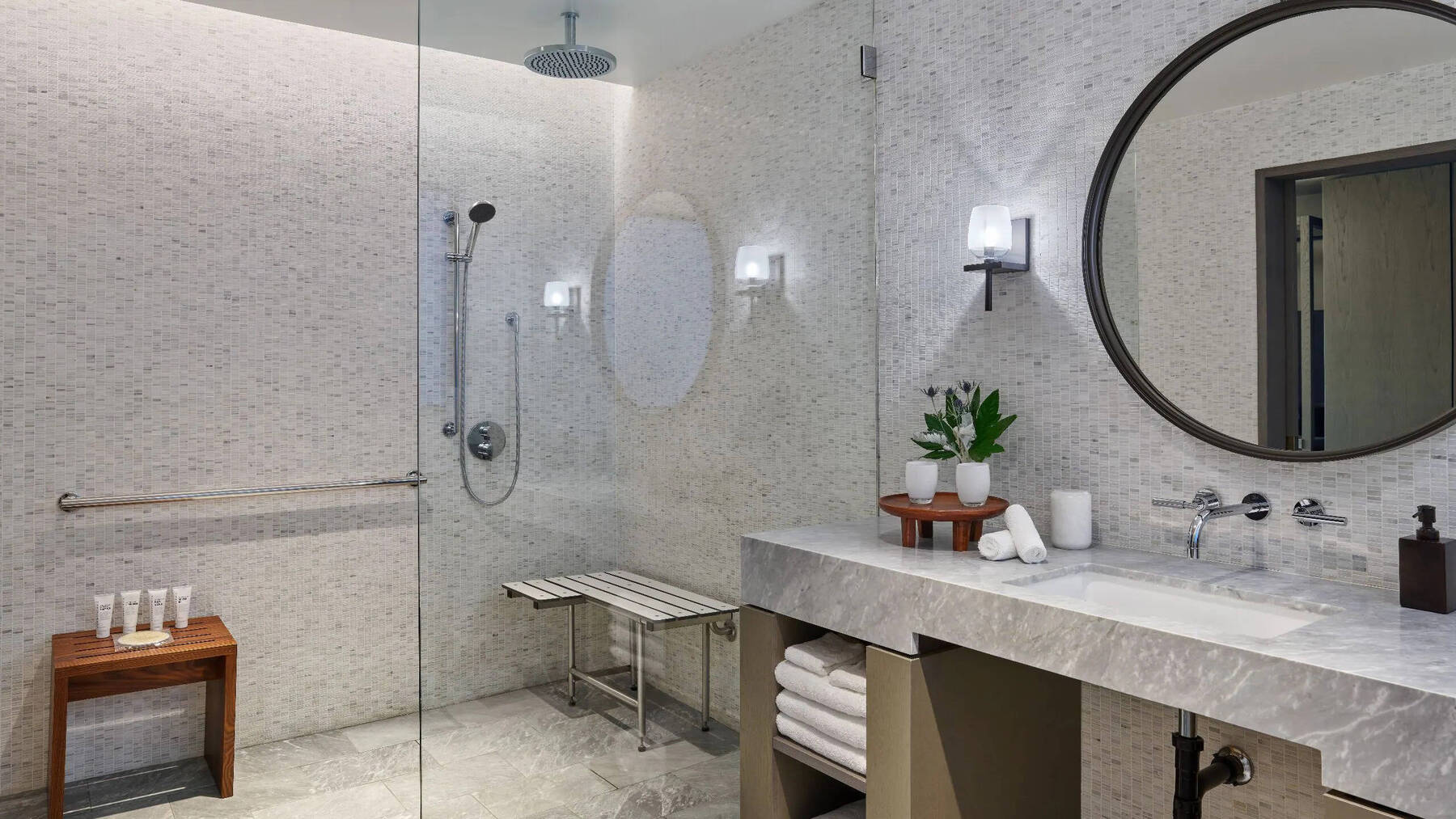  King Bed Streamside Deluxe with Accessible Shower