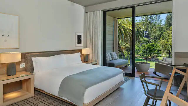  King Bed Streamside Deluxe with Accessible Shower