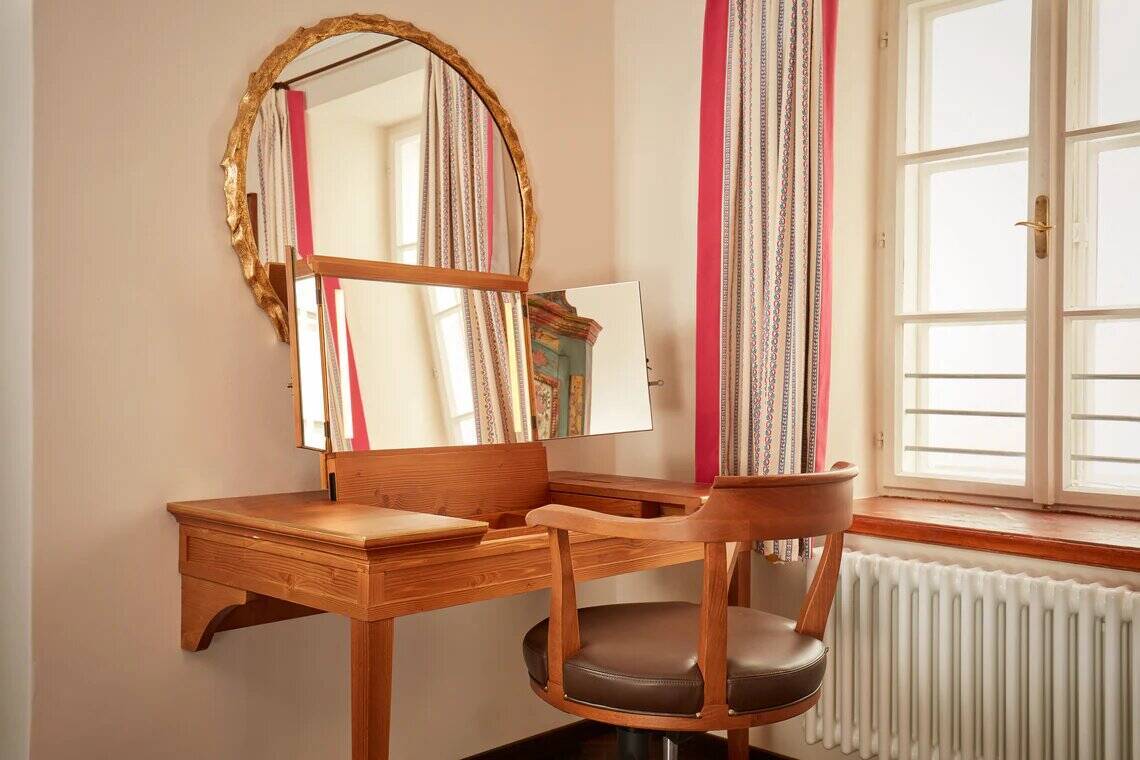 Deluxe Guest King Room