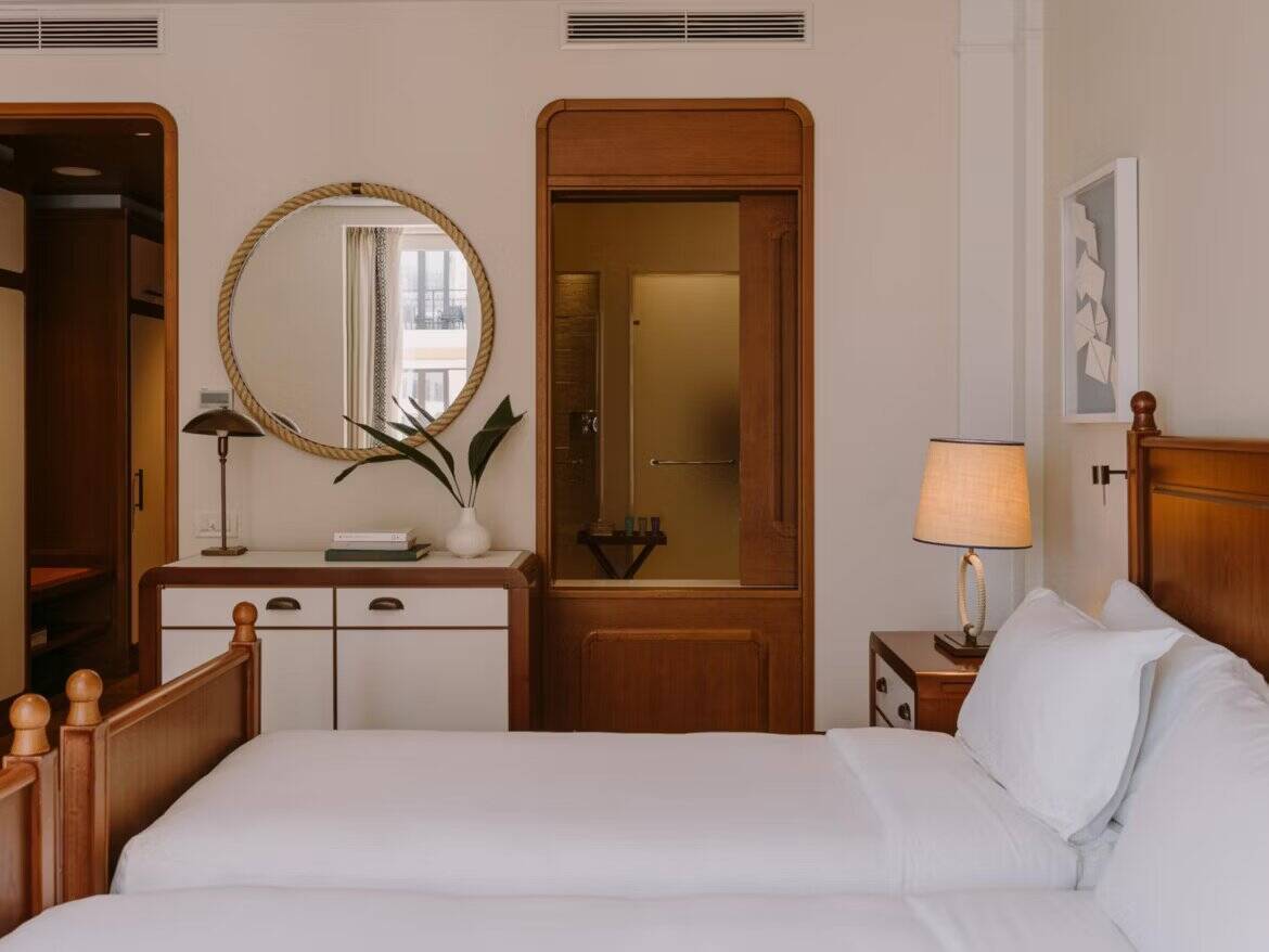  Two Twin Premium Partial Sea View